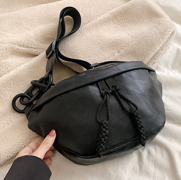 Bryce Chunky Chain Crossbody Sling