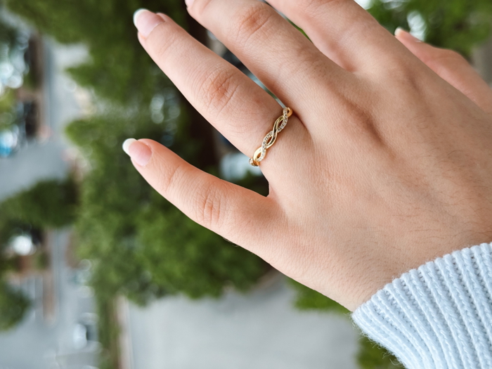 Sterling Silver Moissanite Pave Twisted Eternity Band