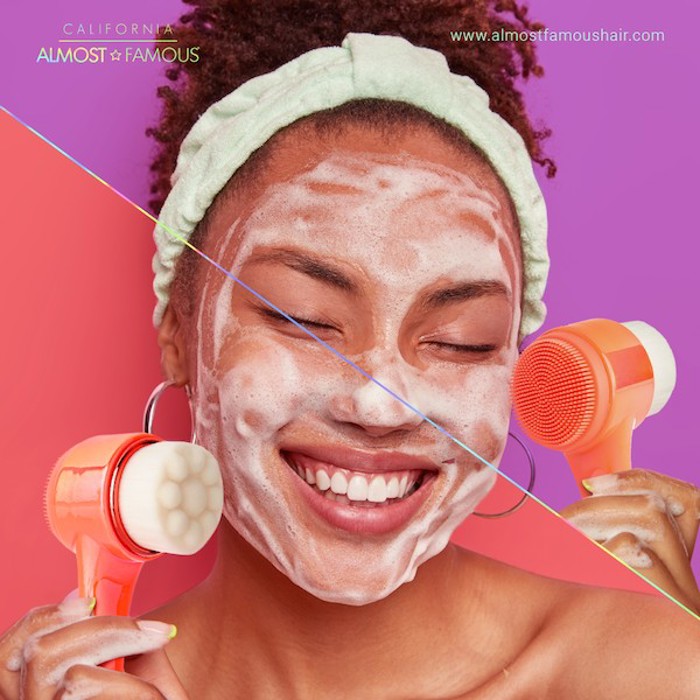 ALMOST FAMOUS - "Cleanse It" 2in1 Exfoliator Brush - Coral