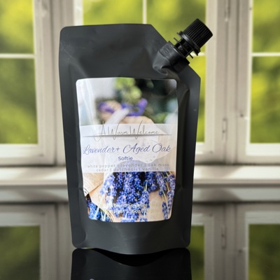Lavender + Aged Oak Softie | Mother's Day | Squeeze Wax Melt | Squeeze Candle
