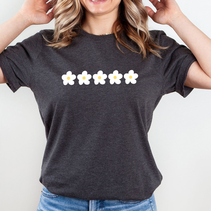 Daisy Flower Basic Graphic Tee, Dainty Flower Shirt, Floral Printed Shirt 
