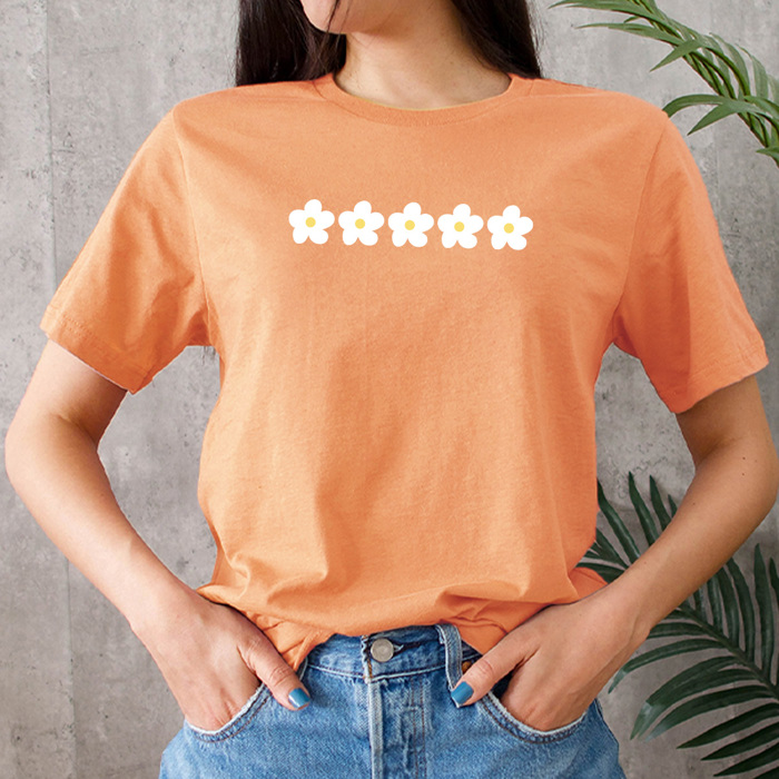 Daisy Flower Basic Graphic Tee, Dainty Flower Shirt, Floral Printed Shirt 