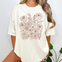  Retro Wildflower Graphic Tee, Flower Graphic Tee, Cute Flower Shirt, Summer Tee, Boho Shirt
