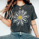  Daisy Flower Graphic Tee, Flower Shirt, Boho Tee, Cute Summer Shirt