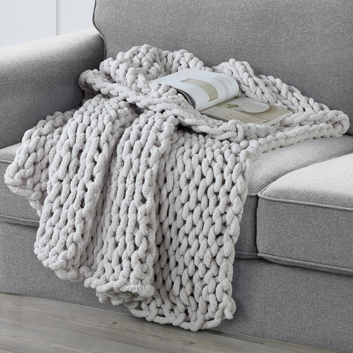 Kathy Ireland Chunky Chenille Plush Throw - 50" x 60"