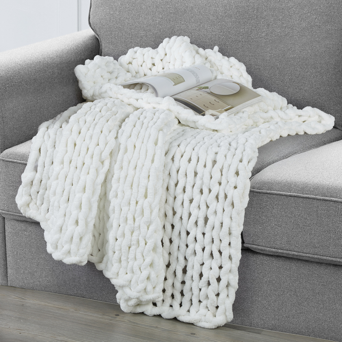 Kathy Ireland Chunky Chenille Plush Throw - 50" x 60"