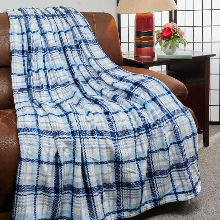 Kathy ireland Holiday Print Plush Flannel Throw Blanket