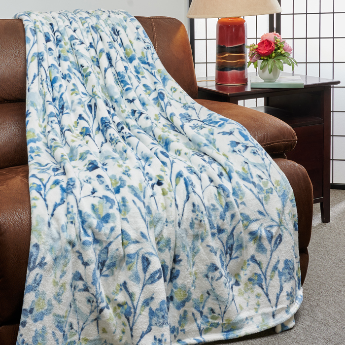 Kathy ireland Holiday Print Plush Flannel Throw Blanket