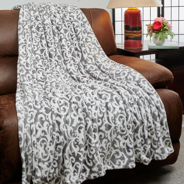 Kathy ireland Holiday Print Plush Flannel Throw Blanket