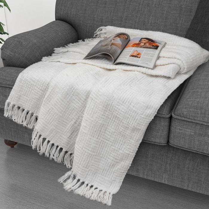 Kathy Ireland Oversized Chenille Polyester Fringed Basket Throw 50? X 70?