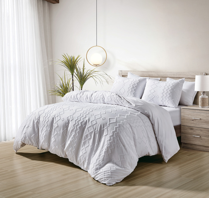 Bibb Home 2000 Count Tufted Duvet Cover (3-Piece)