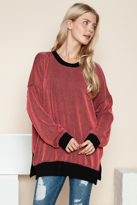 TWO COLOR WAVE RIB SWEATSHIRT WITH SIDE SLIT