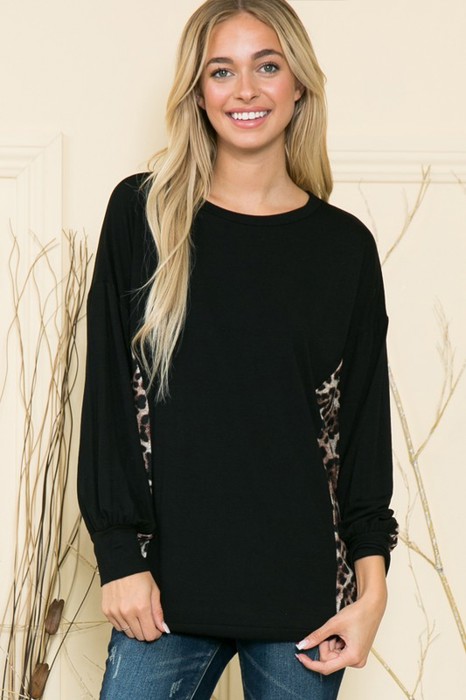 SOLID TUNIC TOP WITH ANIMAL SIDE CONTRAST