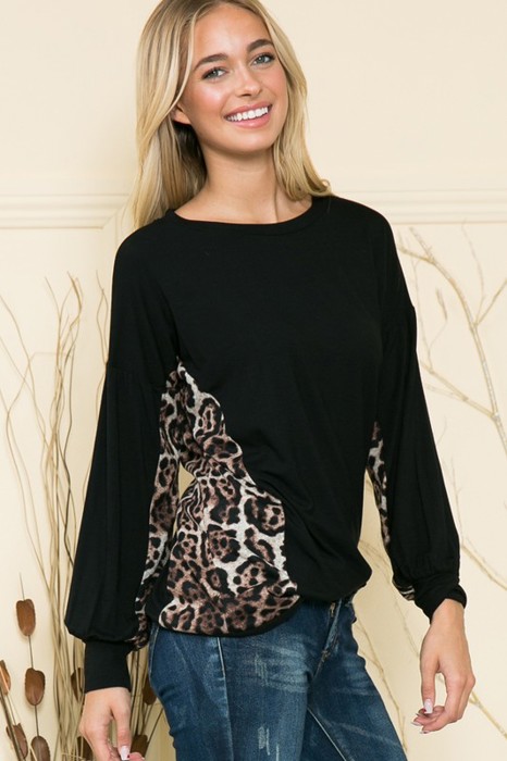 SOLID TUNIC TOP WITH ANIMAL SIDE CONTRAST