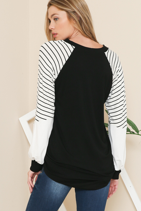 V-NECK BASEBALL TUNIC WITH STRIPE SLEEVES