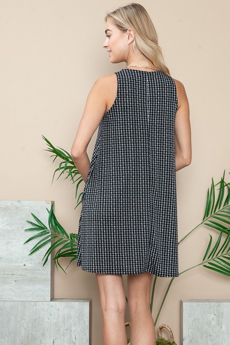 PRINTED CREW NECK SLEEVELESS DRESS WITH POCKETS