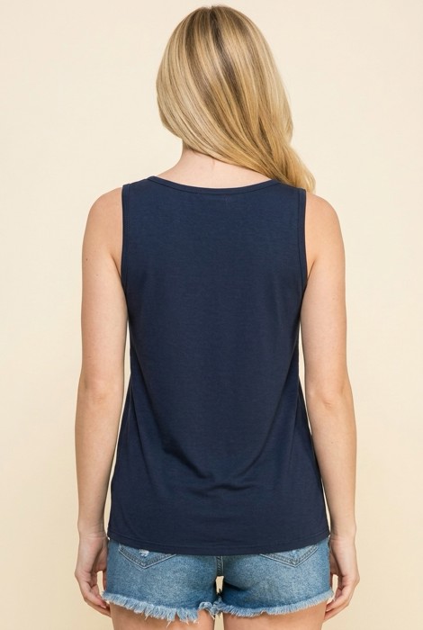 SOLID TANK TOP WITH FLAG DETAIL
