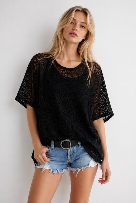 OVERSIZED LACE SHORT SLEEVE TOP