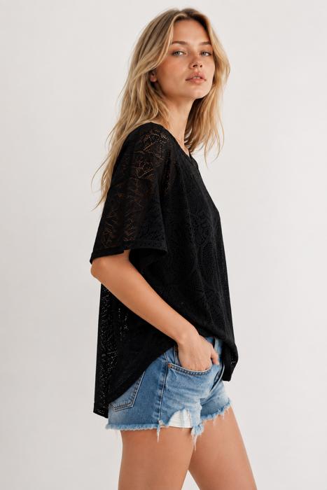 OVERSIZED LACE SHORT SLEEVE TOP