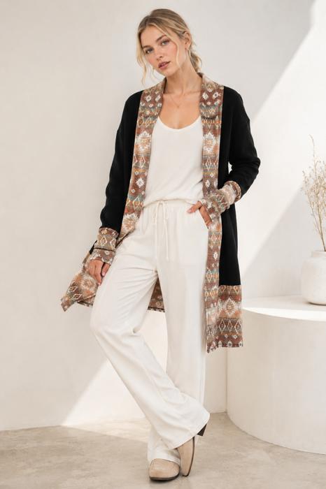SOLID OPEN CARDIGAN WITH AZTEC PRINT CONTRAST