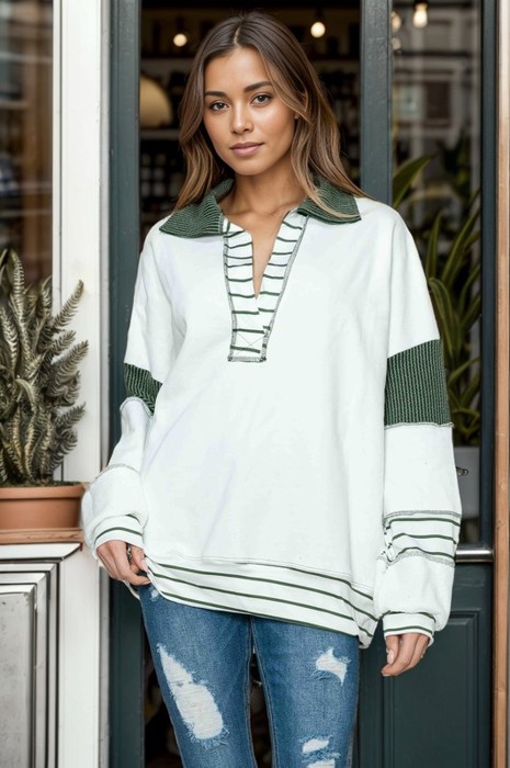 SOLID LOOSE FIT TOP WITH STRIPE CONTRAST