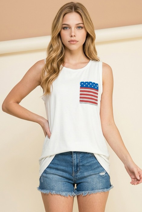 SOLID TANK TOP WITH FLAG DETAIL