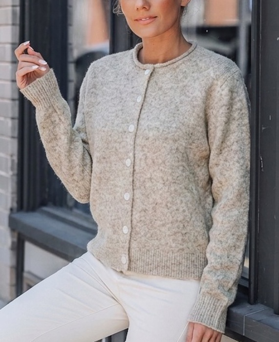 CLASSIC BUTTON-FRONT SOFT CARDIGAN