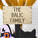  Personalized Halloween Cat Family Sign, Custom Cat Decor, Black Cat Shelf Sitter, Halloween Family Name Sign, Fall Tiered Tray Decor