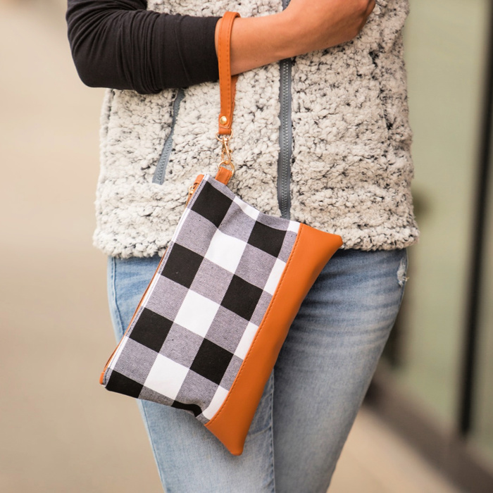 DaniEmCo BUFFALO CHECK CLUTCH | Removable Wristlet Bag