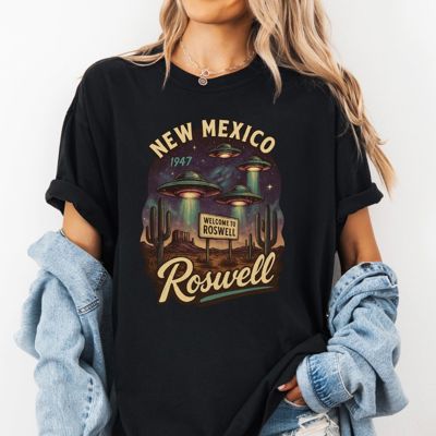 Welcome To Roswell New Mexico Alien Night Scene - T-Shirt (Crewneck)  100 Cotton Heavyweight Tee (Unisex)  Comfort Colors