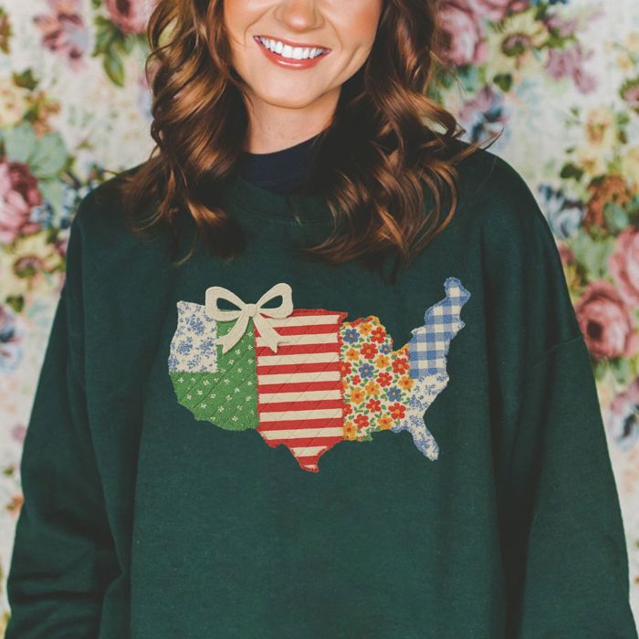 Faux (Printed, not real quilted fabric) Quilted Ditzy Floral United States Road Trip Design - Sweatshirt (Crewneck)  Poly-Cotton Colors (Unisex)  Gildan