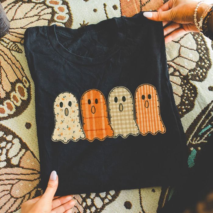 Cute Faux (Printed, not real quilt) Quilted Ghosts In A Row Perfect For Halloween - Soft Comfy T-Shirt Bella Canvas