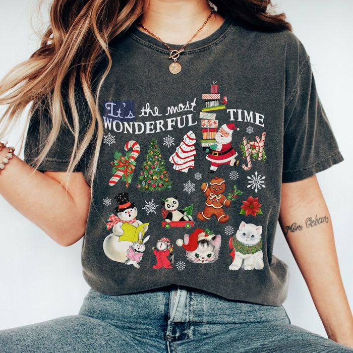 Its The Most Wonderful Time Of The Year Vintage Christmas - T-Shirt (Crewneck)  100 Percent Soft Wash Cotton Heavyweight Tee (Unisex)  Comfort Colors