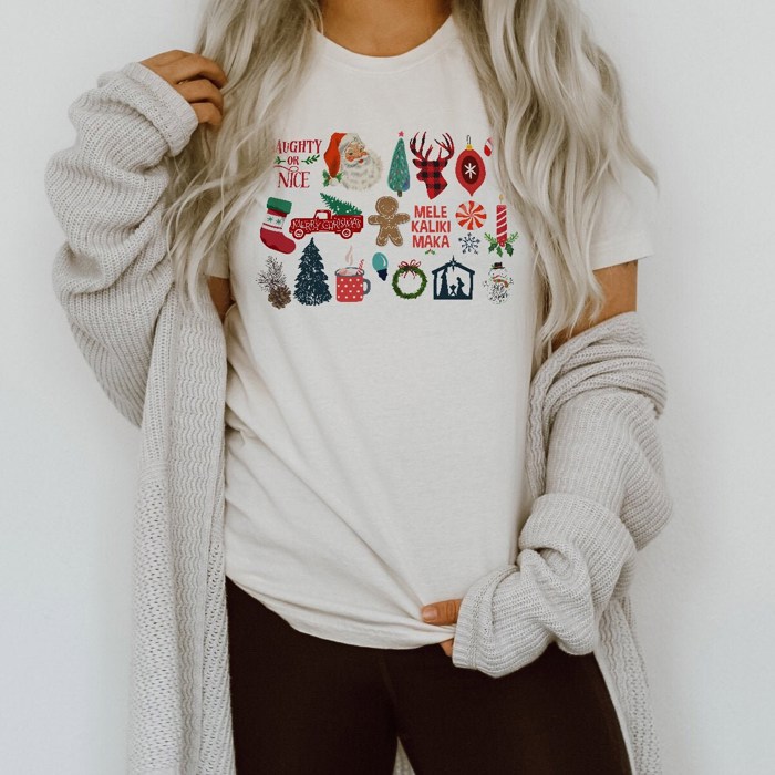 Happy Holidays & Merry Christmas It's the Little Things that make the best memories Unisex Heavyweight Comfort Tee