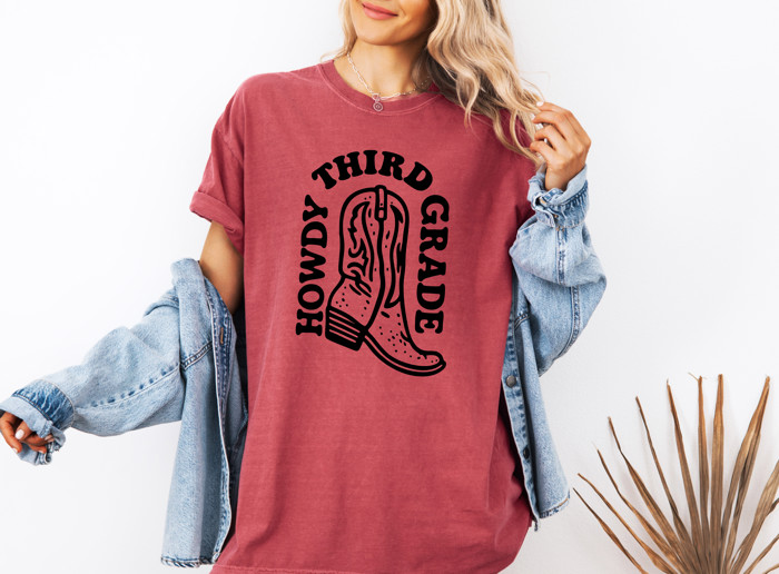HOWDY THIRD GRADE | Kickin’ Off Third Grade with Southern Charm! Unisex Heavyweight Comfort Tee