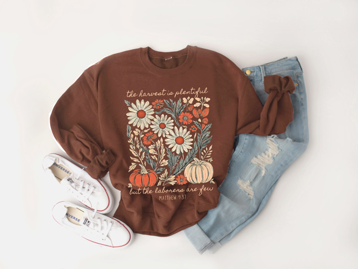 A Vintage Thanksgiving - Stay Warm This Season With A Comfy Thanksgiving Sweatshirt