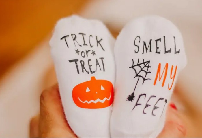 Trick or Treat Smell my Feet Halloween Baby Socks