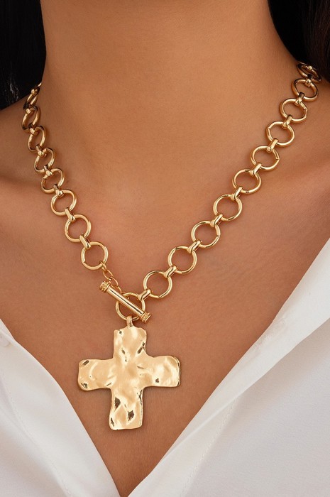 Hammered Cross Front Toggle Necklace | 2 Colors