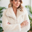  Luxe Faux Fur Coat With Pockets