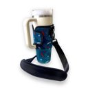 Christmas Holly 25-35oz Handled Tumbler Carrying Sleeve 25-35oz Handled Tumbler Carrying Sleeve