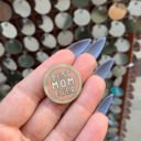  The Best Mom Ever Round Pink Enamel Pin on Gift Card