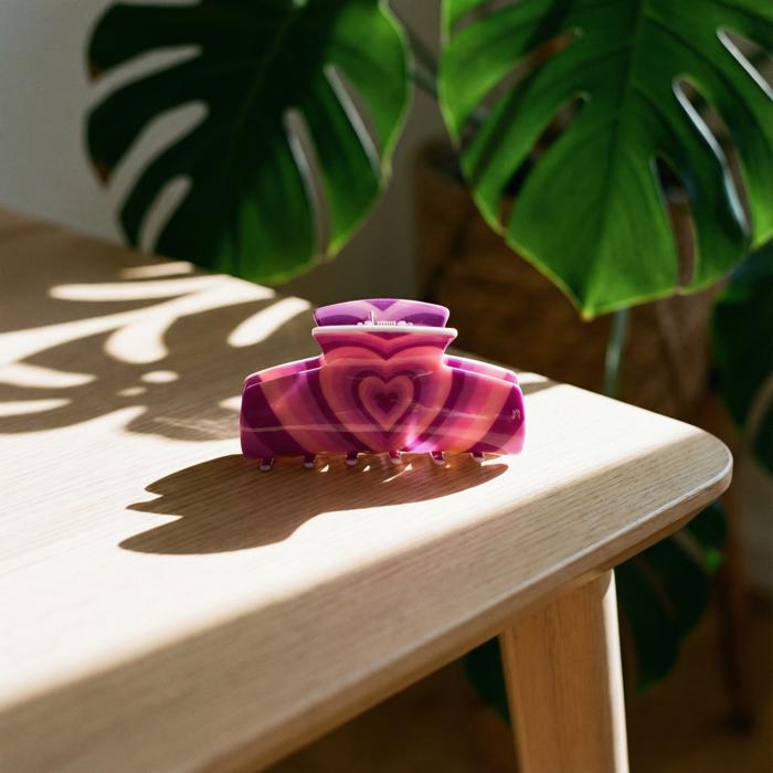 The Foxy in Magenta Hair Claw Clip