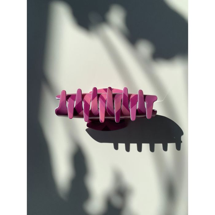 The Foxy in Magenta Hair Claw Clip