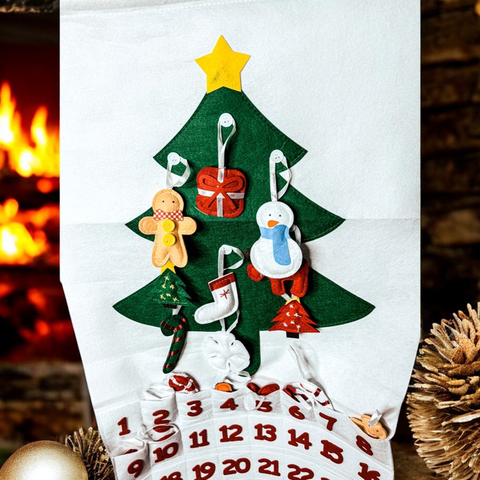 Christmas 2025 Advent Calendar, Handmade Hanging Christmas Countdown with Plush Fabric Ornament Options, Reusable Holiday Felt Advent 