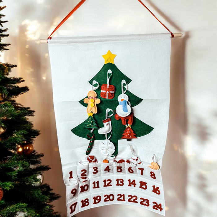 Christmas 2025 Advent Calendar, Handmade Hanging Christmas Countdown with Plush Fabric Ornament Options, Reusable Holiday Felt Advent 
