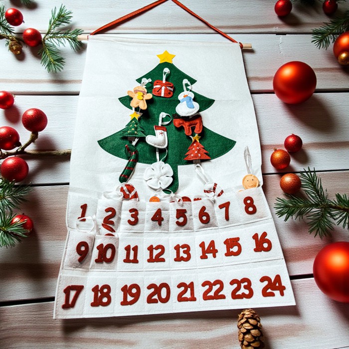 Christmas 2025 Advent Calendar, Handmade Hanging Christmas Countdown with Plush Fabric Ornament Options, Reusable Holiday Felt Advent 