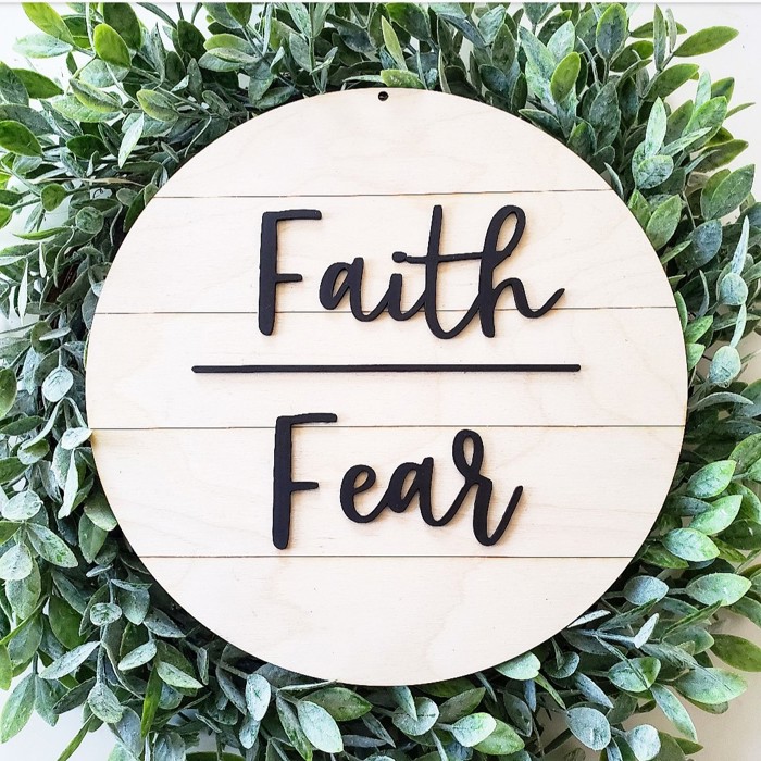 Shiplap Round Sign