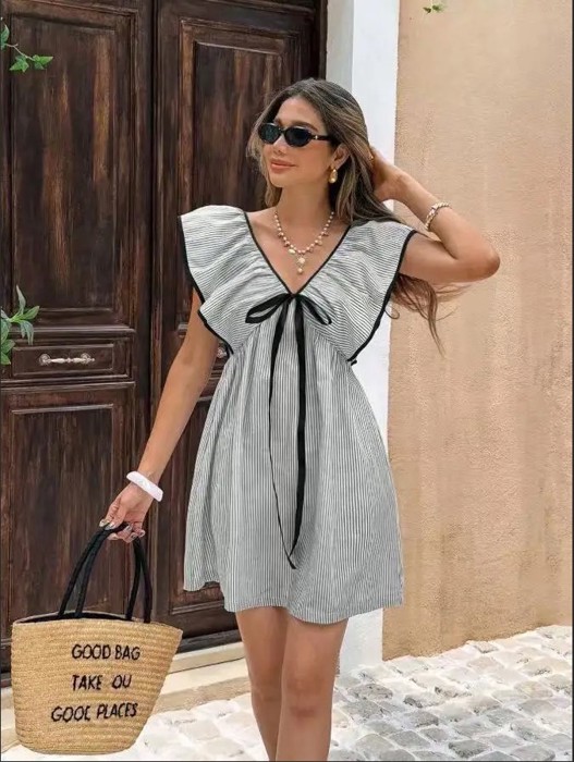 Miss Sparkling Striped V Neck Dress