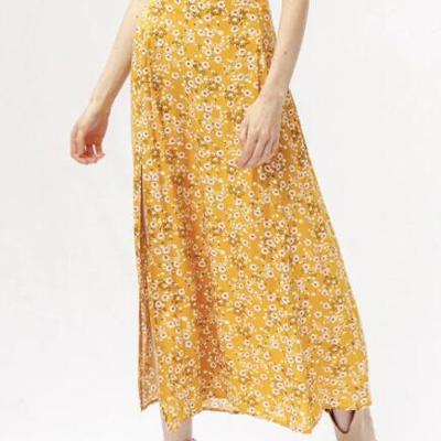 Maxi skirt with slit detail