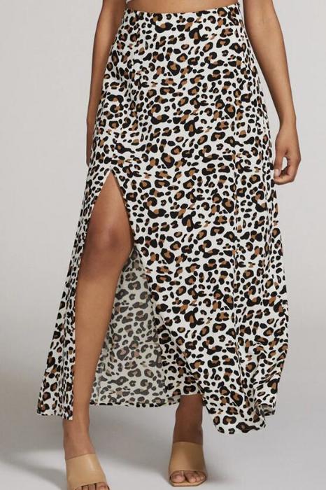 Maxi skirt with slit detail